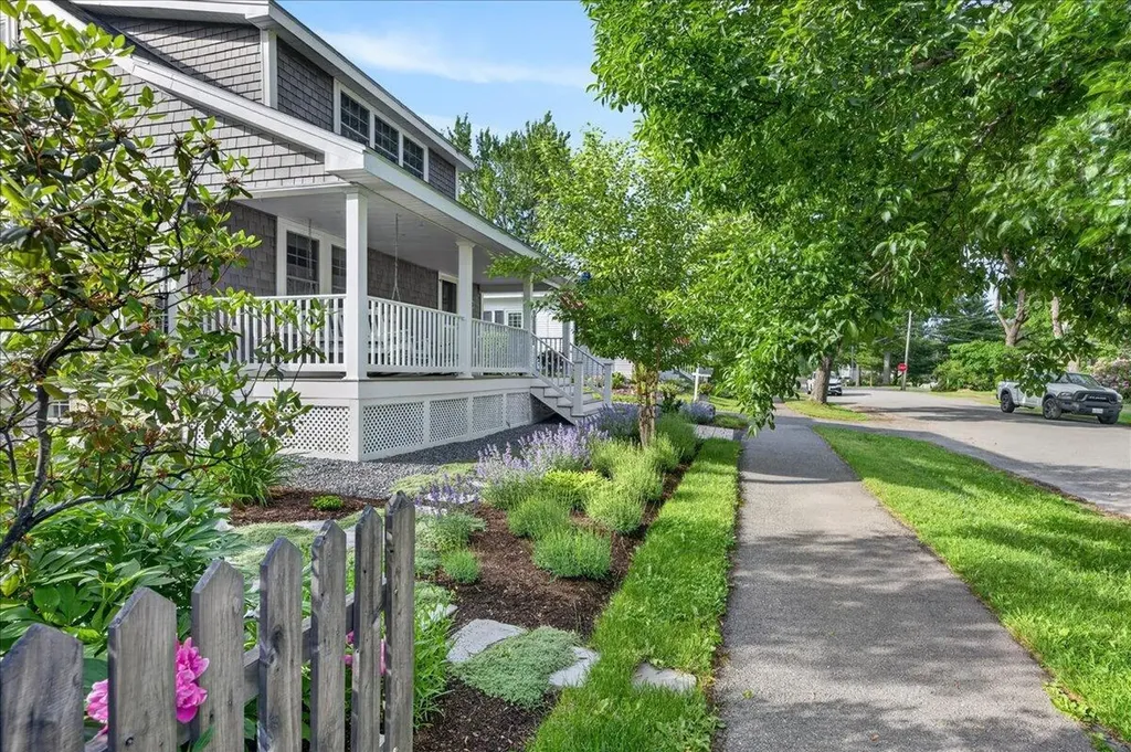 279 W Broadway Bangor ME 04401