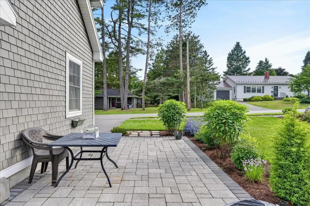 279 W Broadway Bangor ME 04401