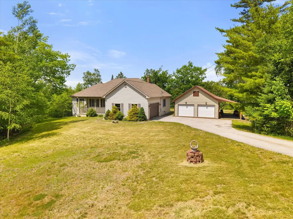 36 Comins Lane Eddington ME 04428