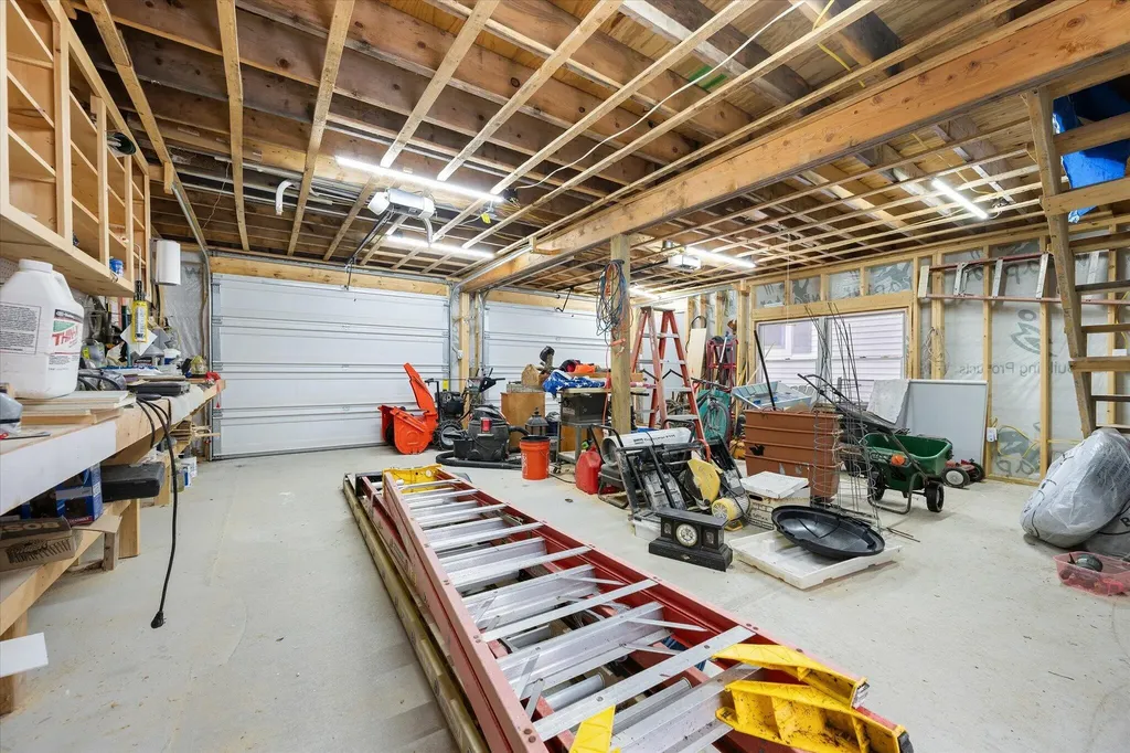 36 Comins Lane Eddington ME 04428