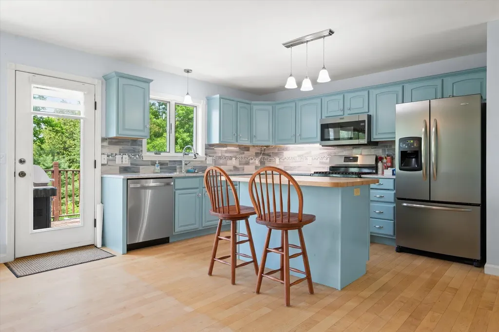 36 Comins Lane Eddington ME 04428