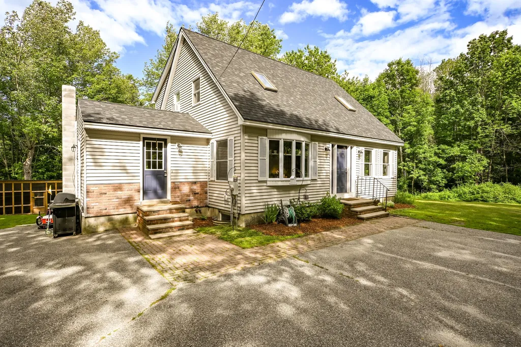 266 Sokokis Trail S Limerick ME 04048