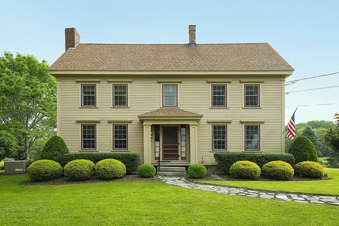 29 Town Hall Road Edgecomb ME 04556