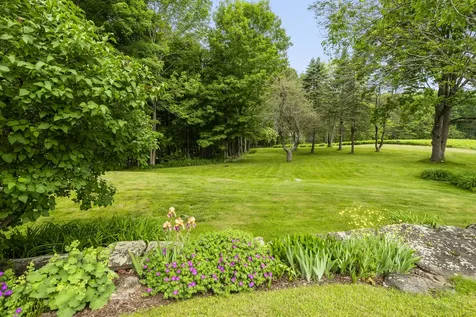 29 Town Hall Road Edgecomb ME 04556