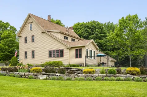 29 Town Hall Road Edgecomb ME 04556