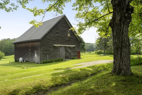 29 Town Hall Road Edgecomb ME 04556
