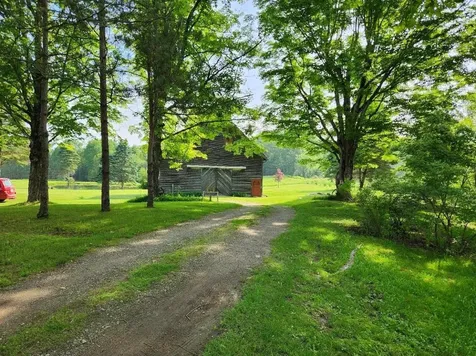 29 Town Hall Road Edgecomb ME 04556