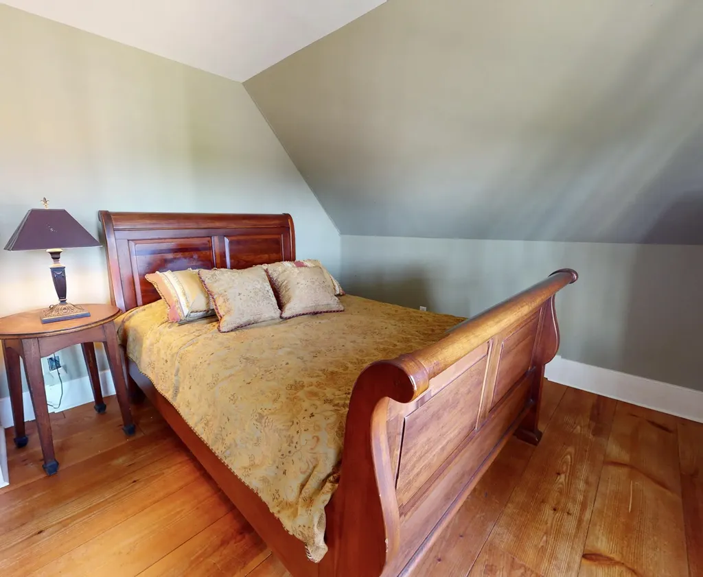 42 High Street Vinalhaven ME 04863