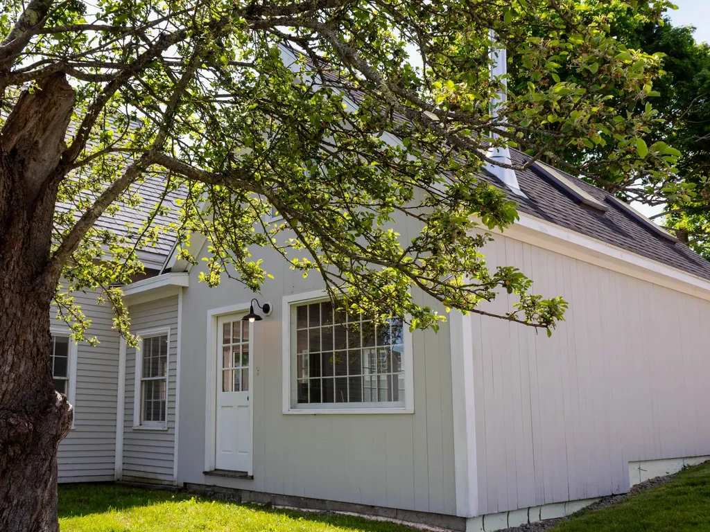42 High Street Vinalhaven ME 04863