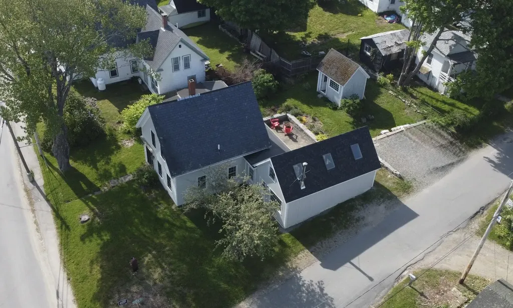 42 High Street Vinalhaven ME 04863