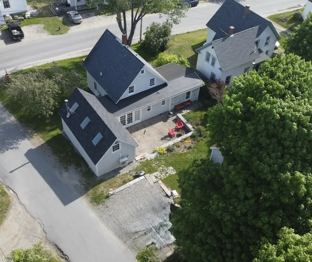 42 High Street Vinalhaven ME 04863