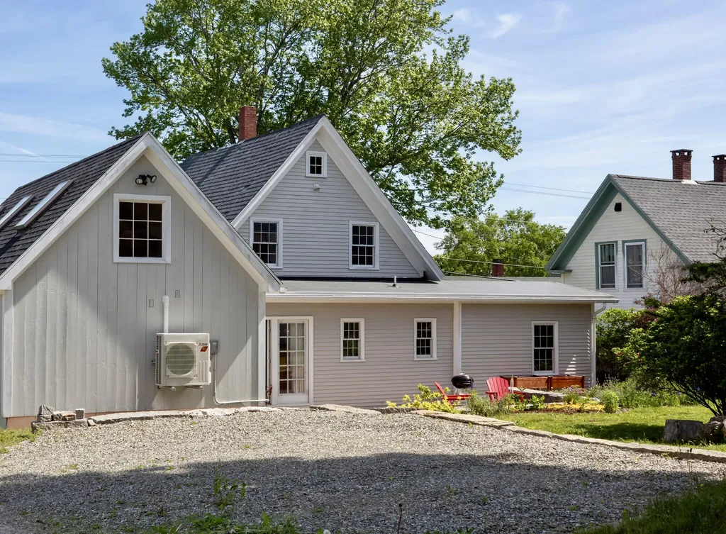 42 High Street Vinalhaven ME 04863