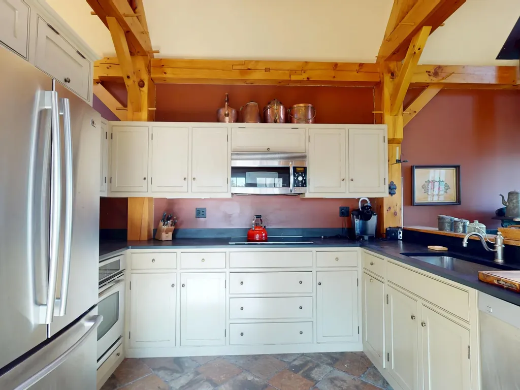 42 High Street Vinalhaven ME 04863