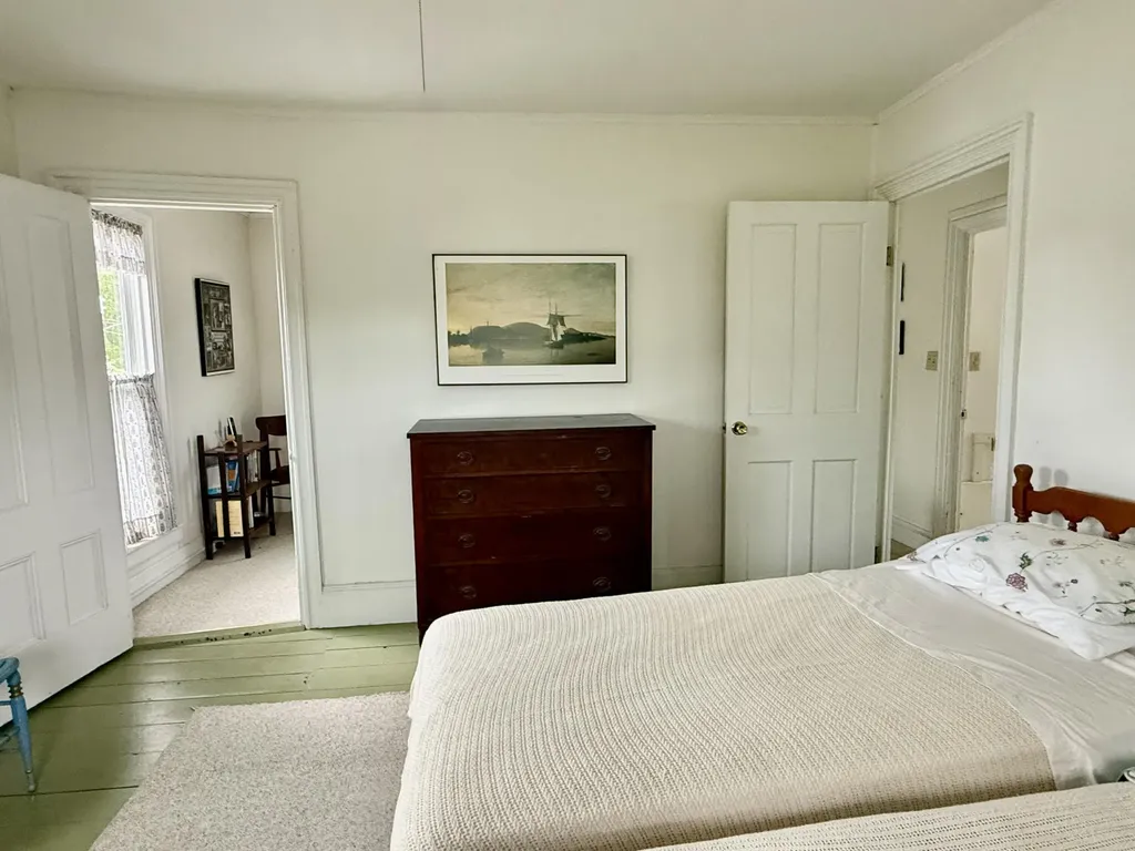 16 Brighton Avenue Vinalhaven ME 04863