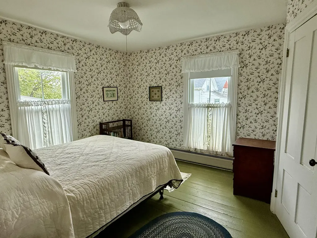 16 Brighton Avenue Vinalhaven ME 04863