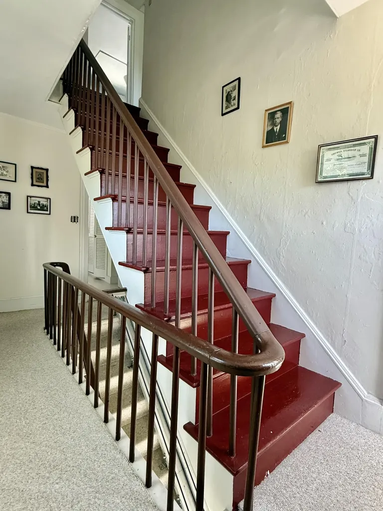 16 Brighton Avenue Vinalhaven ME 04863
