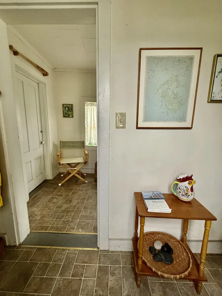 16 Brighton Avenue Vinalhaven ME 04863