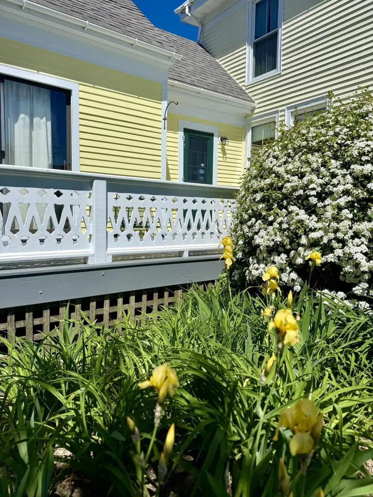 16 Brighton Avenue Vinalhaven ME 04863