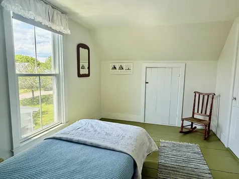 16 Brighton Avenue Vinalhaven ME 04863
