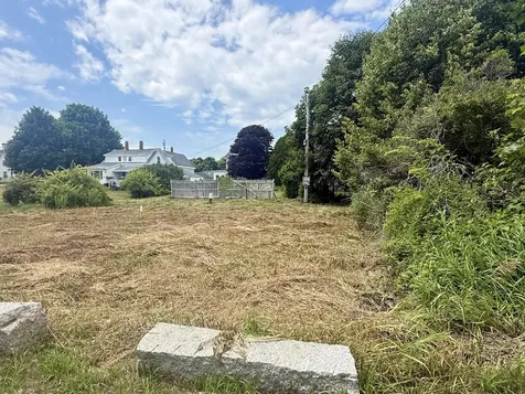 16 Brighton Avenue Vinalhaven ME 04863