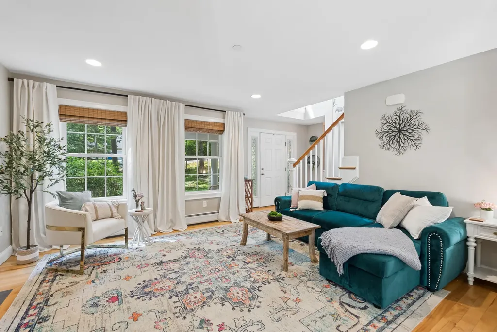 20 Acorn Ridge Road Freeport ME 04032