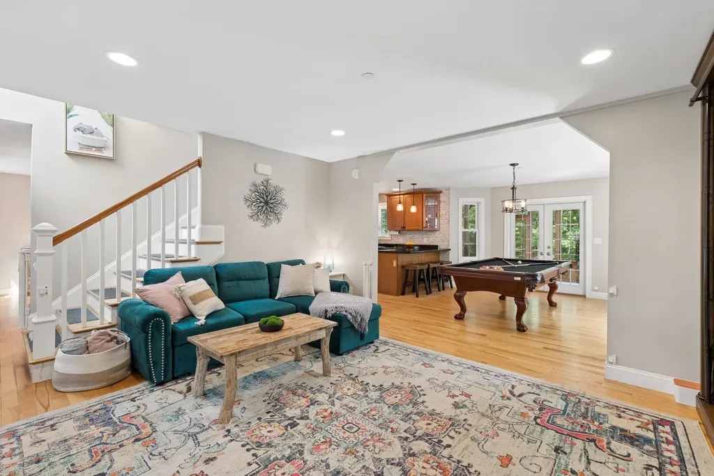 20 Acorn Ridge Road Freeport ME 04032