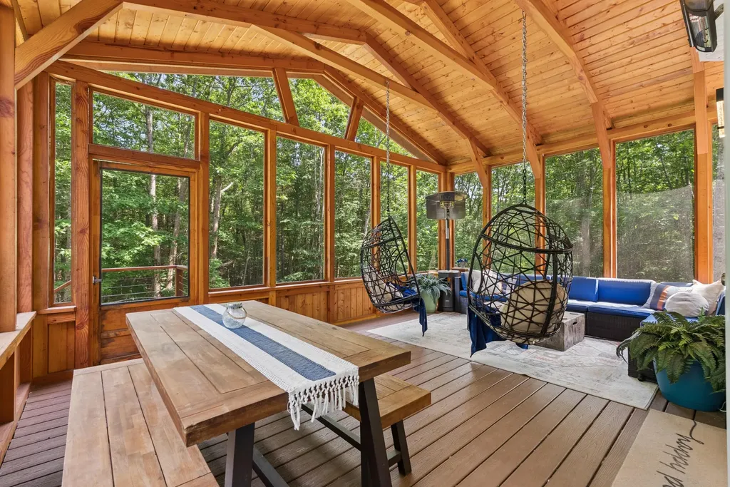 20 Acorn Ridge Road Freeport ME 04032