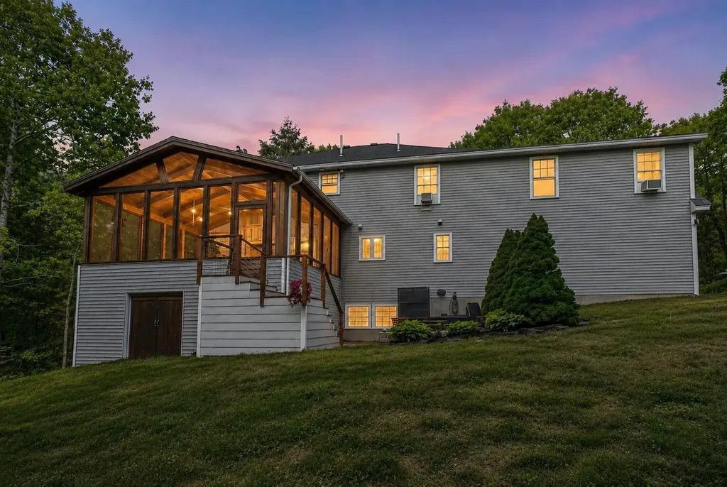 20 Acorn Ridge Road Freeport ME 04032