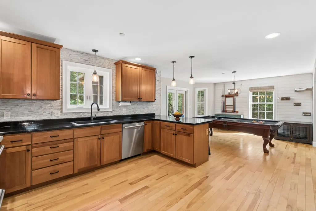 20 Acorn Ridge Road Freeport ME 04032