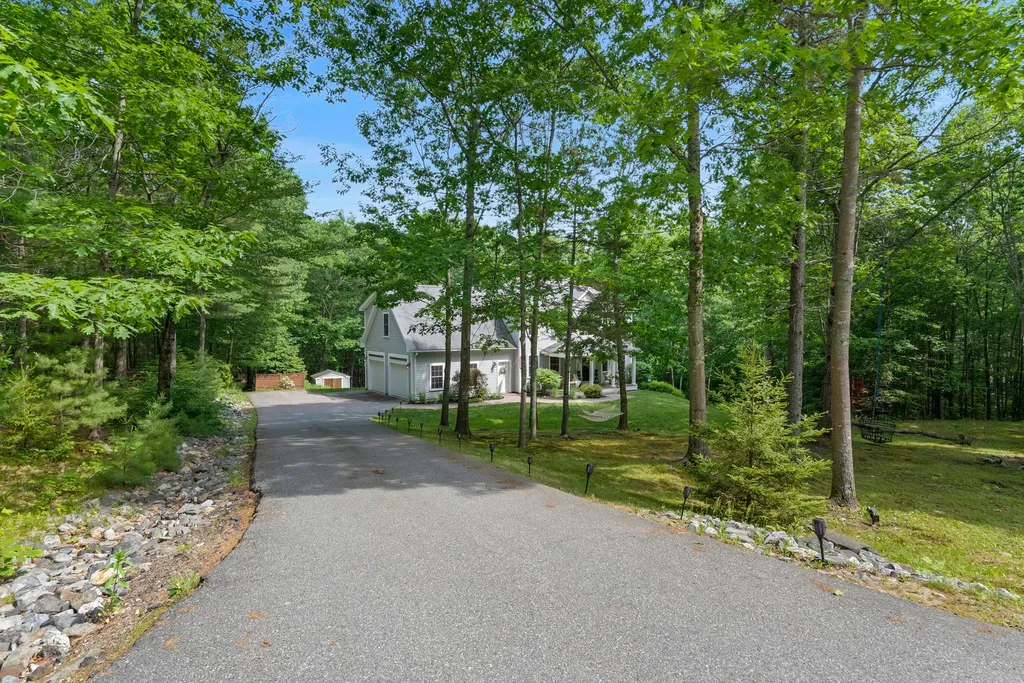 20 Acorn Ridge Road Freeport ME 04032
