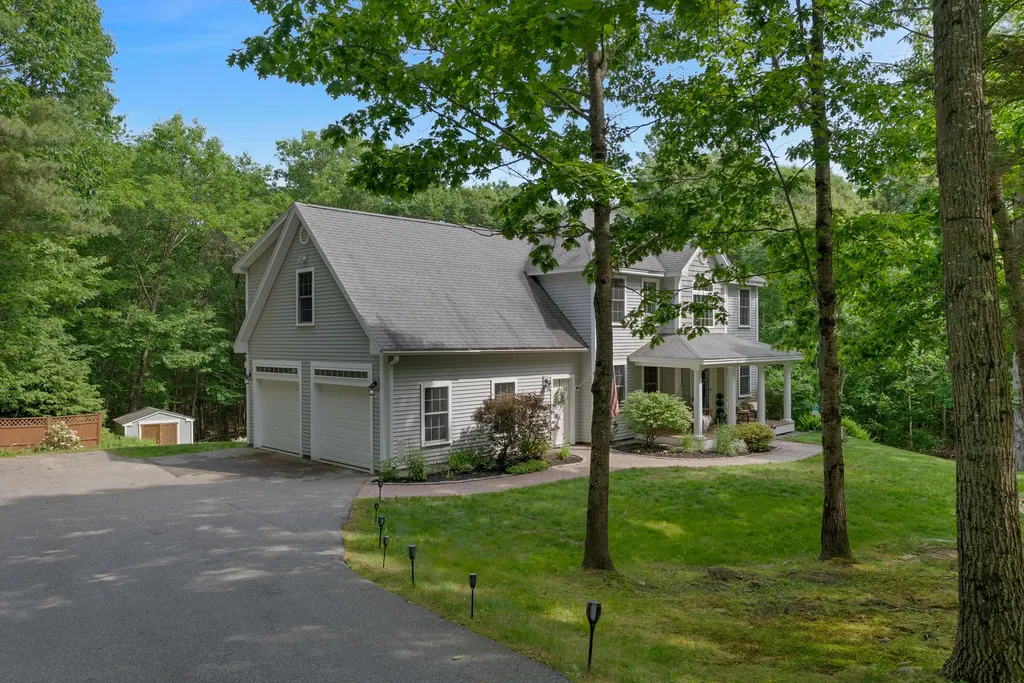 20 Acorn Ridge Road Freeport ME 04032