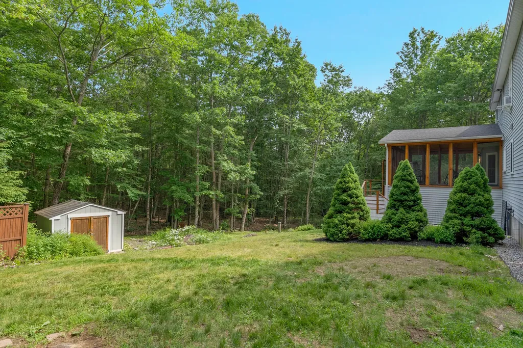 20 Acorn Ridge Road Freeport ME 04032