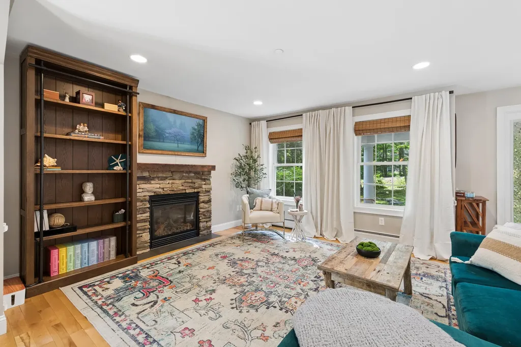 20 Acorn Ridge Road Freeport ME 04032
