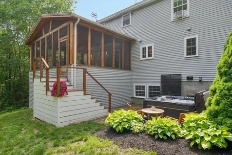 20 Acorn Ridge Road Freeport ME 04032