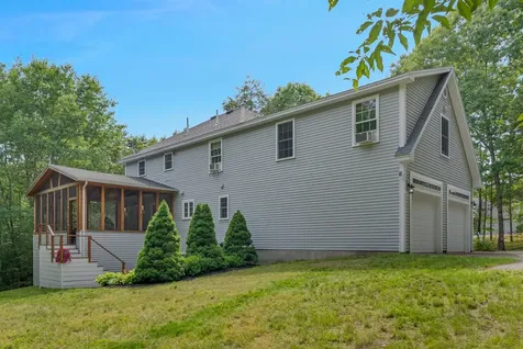 20 Acorn Ridge Road Freeport ME 04032
