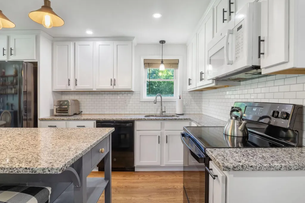 146 Knox Lane Berwick ME 03901