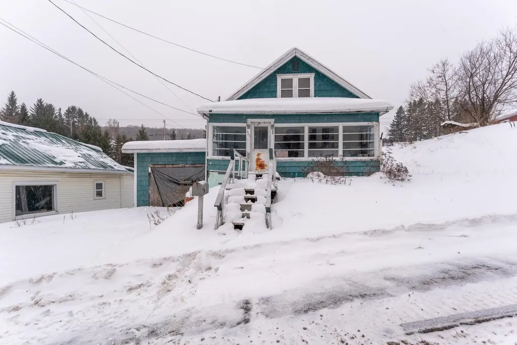 461 & 463 Main Street Madawaska ME 04756