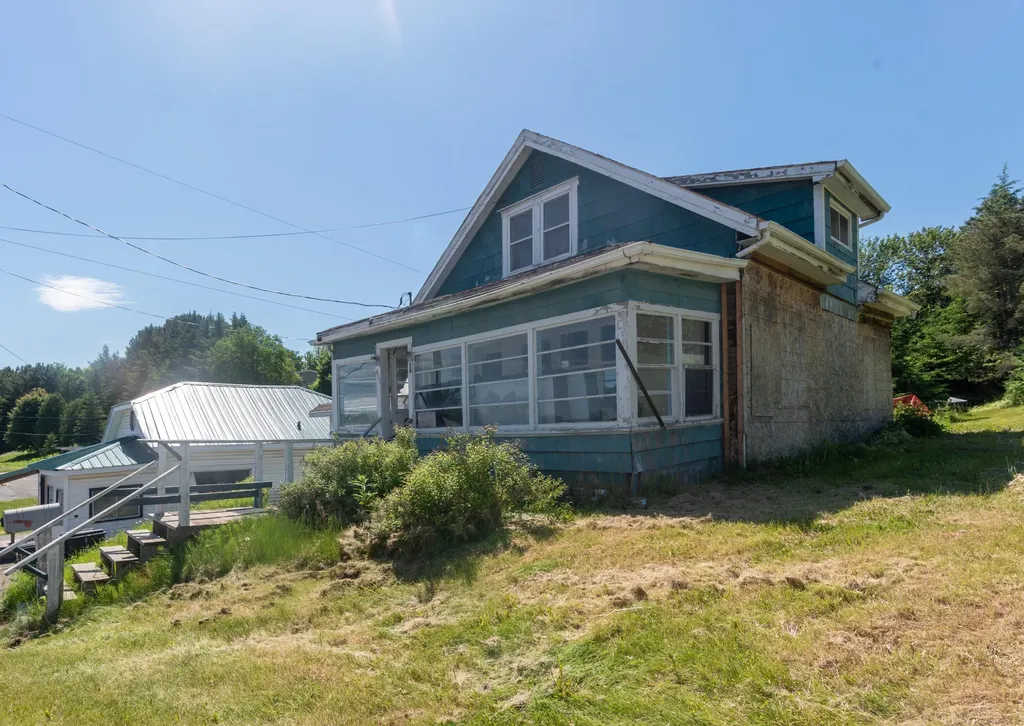 461 & 463 Main Street Madawaska ME 04756