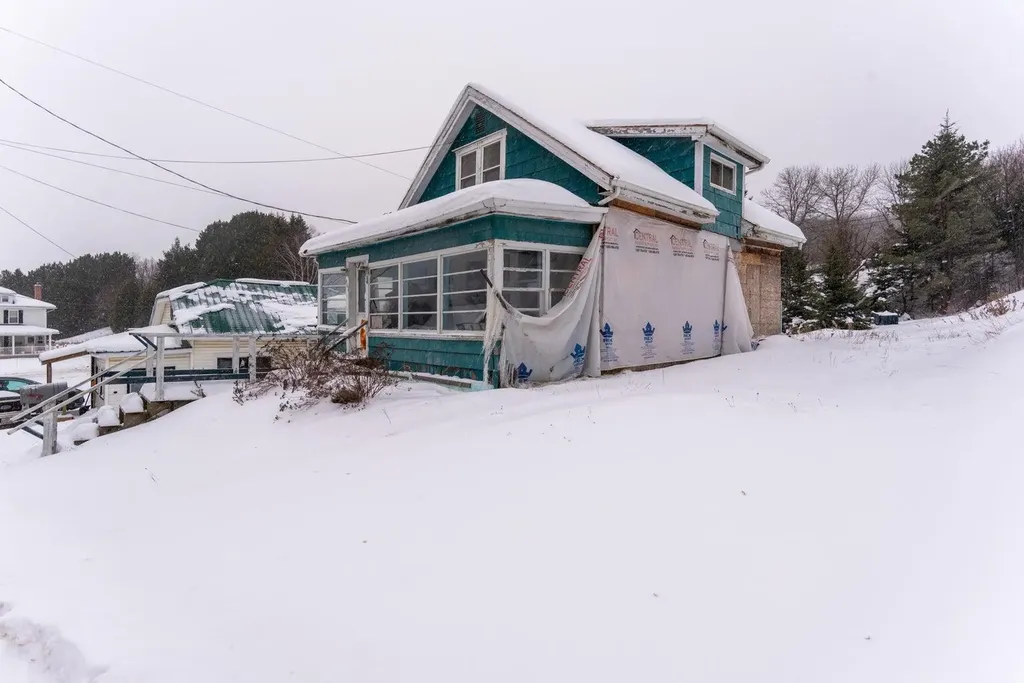 461 & 463 Main Street Madawaska ME 04756