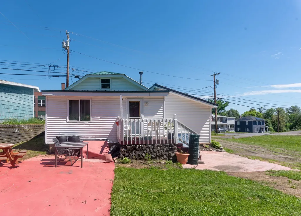 461 & 463 Main Street Madawaska ME 04756