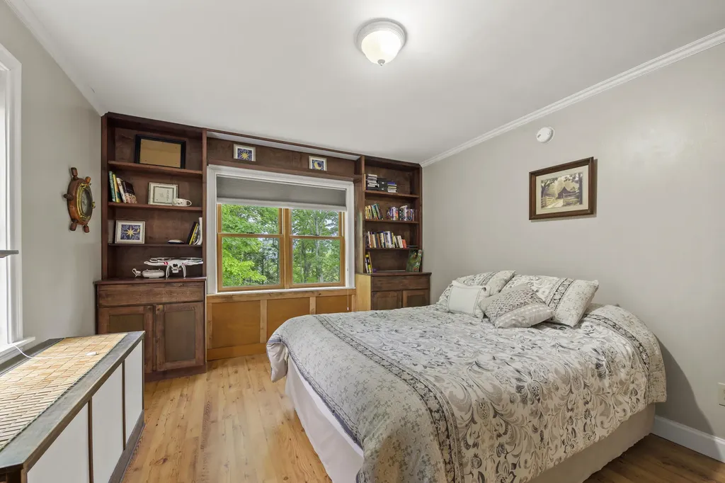 33 Neighba Lane Boothbay ME 04537