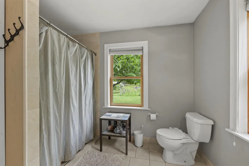 33 Neighba Lane Boothbay ME 04537