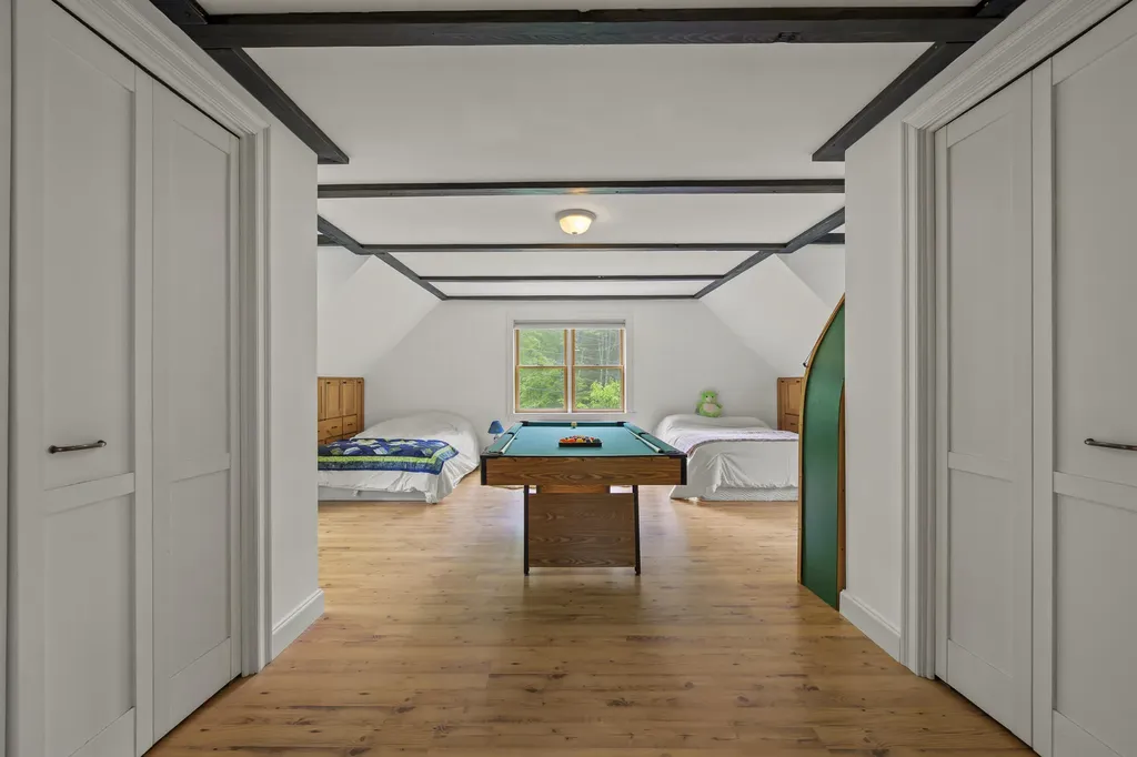 33 Neighba Lane Boothbay ME 04537
