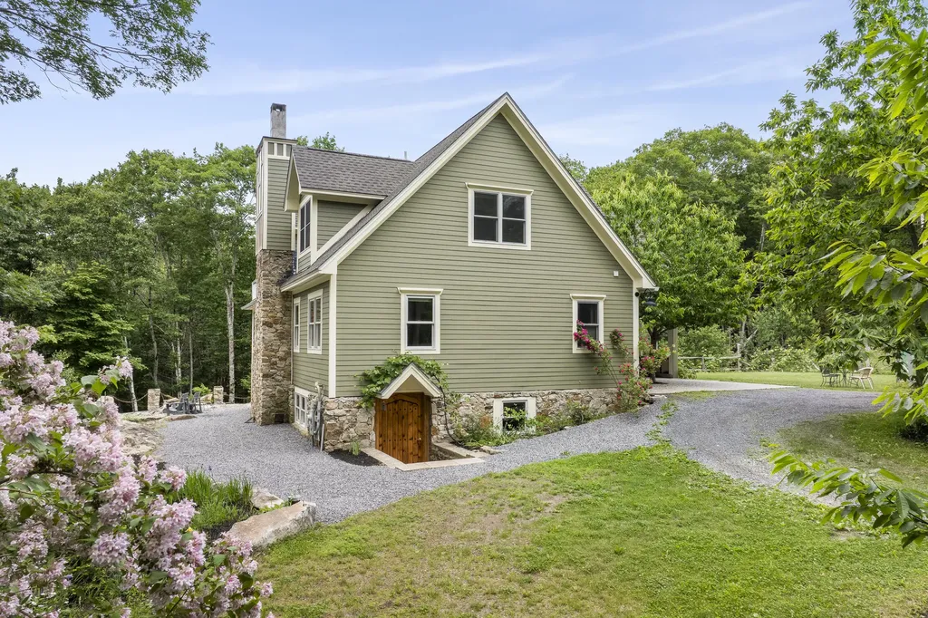 33 Neighba Lane Boothbay ME 04537