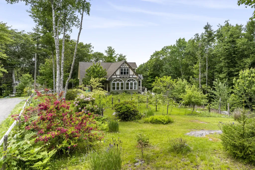 33 Neighba Lane Boothbay ME 04537