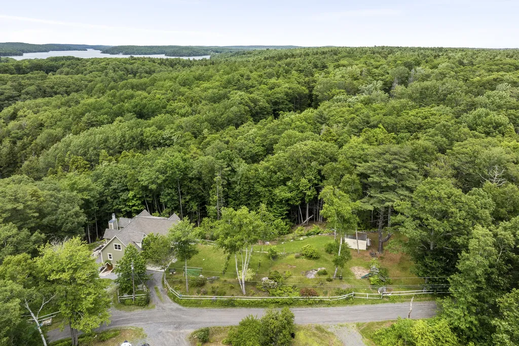 33 Neighba Lane Boothbay ME 04537