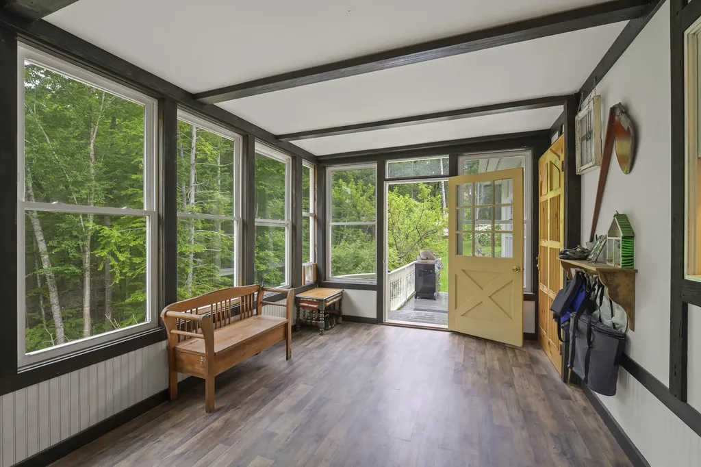 33 Neighba Lane Boothbay ME 04537
