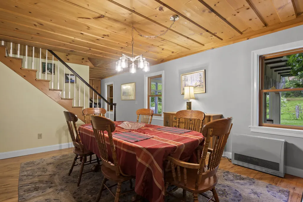 33 Neighba Lane Boothbay ME 04537
