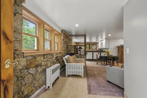 33 Neighba Lane Boothbay ME 04537