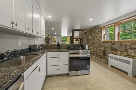 33 Neighba Lane Boothbay ME 04537